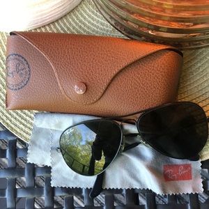 Black aviator ray bans